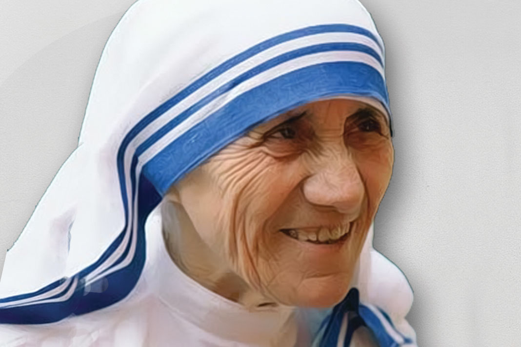 26 août : naissance de Mère Teresa Vitrine-mere-teresa